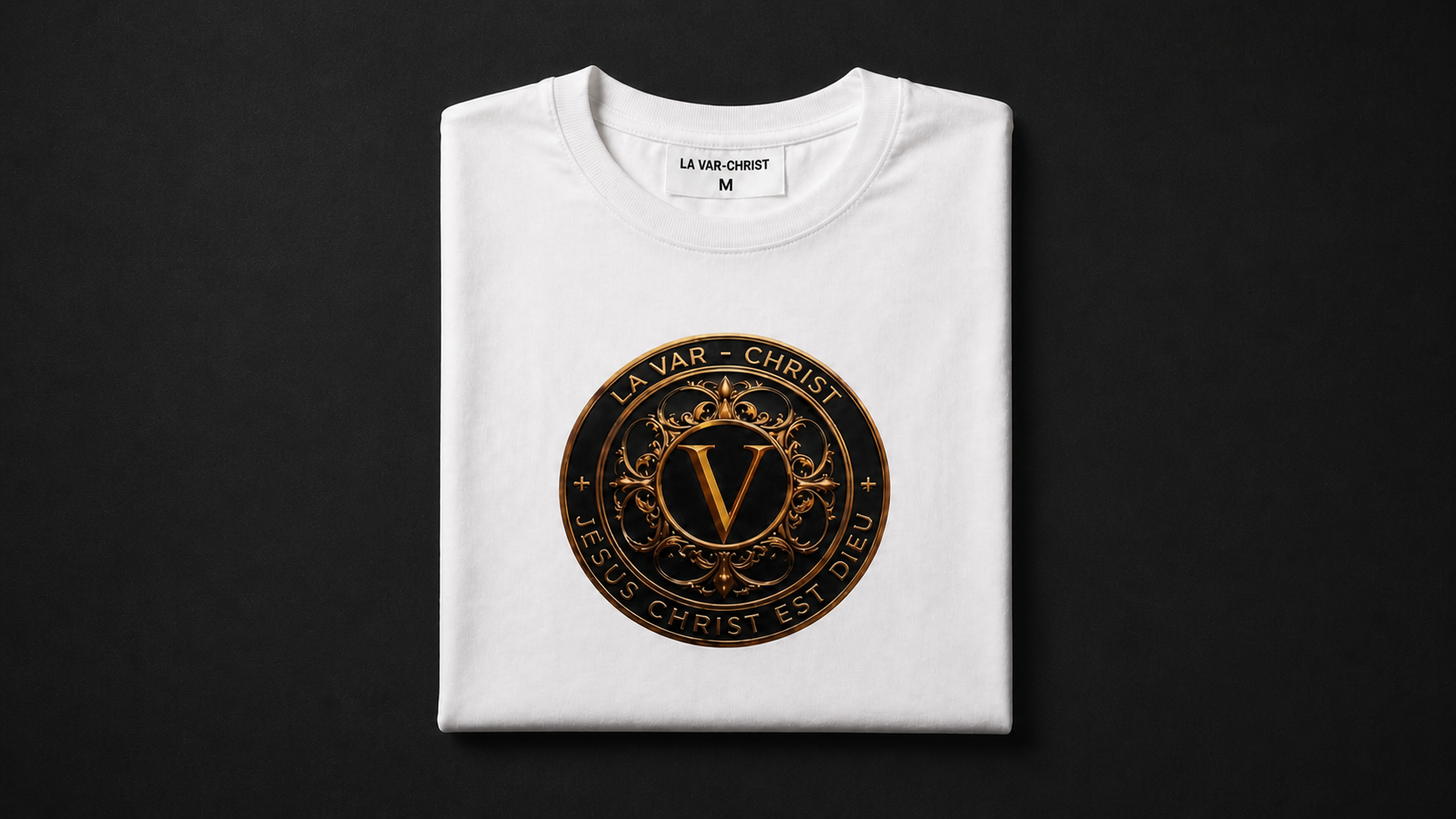 Affirmez votre foi avec élégance grâce à ce t-shirt premium LA VAR-CHRIST, conçu pour allier style, confort et message puissant.